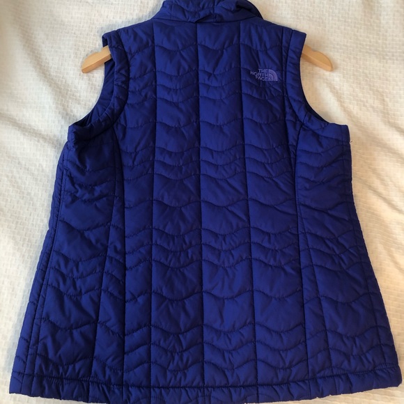 Women’s Indigo NorthFace Vest - Picture 2 of 8